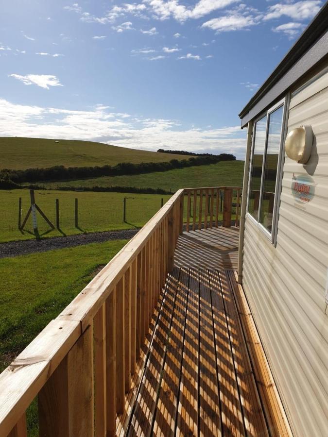 Captivating 2-Bed Static Caravan In Holyhead Llanfachraeth Exterior photo