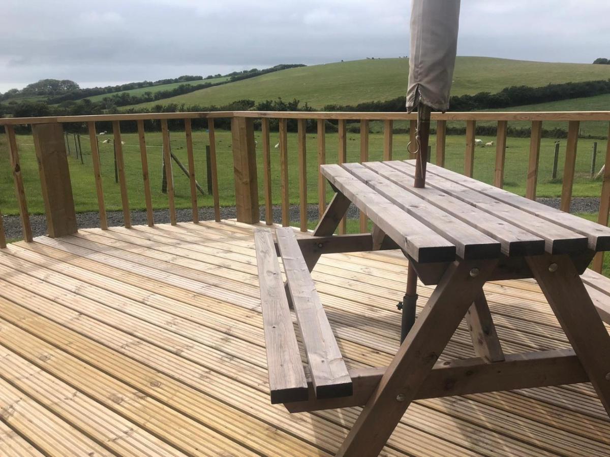 Captivating 2-Bed Static Caravan In Holyhead Llanfachraeth Exterior photo